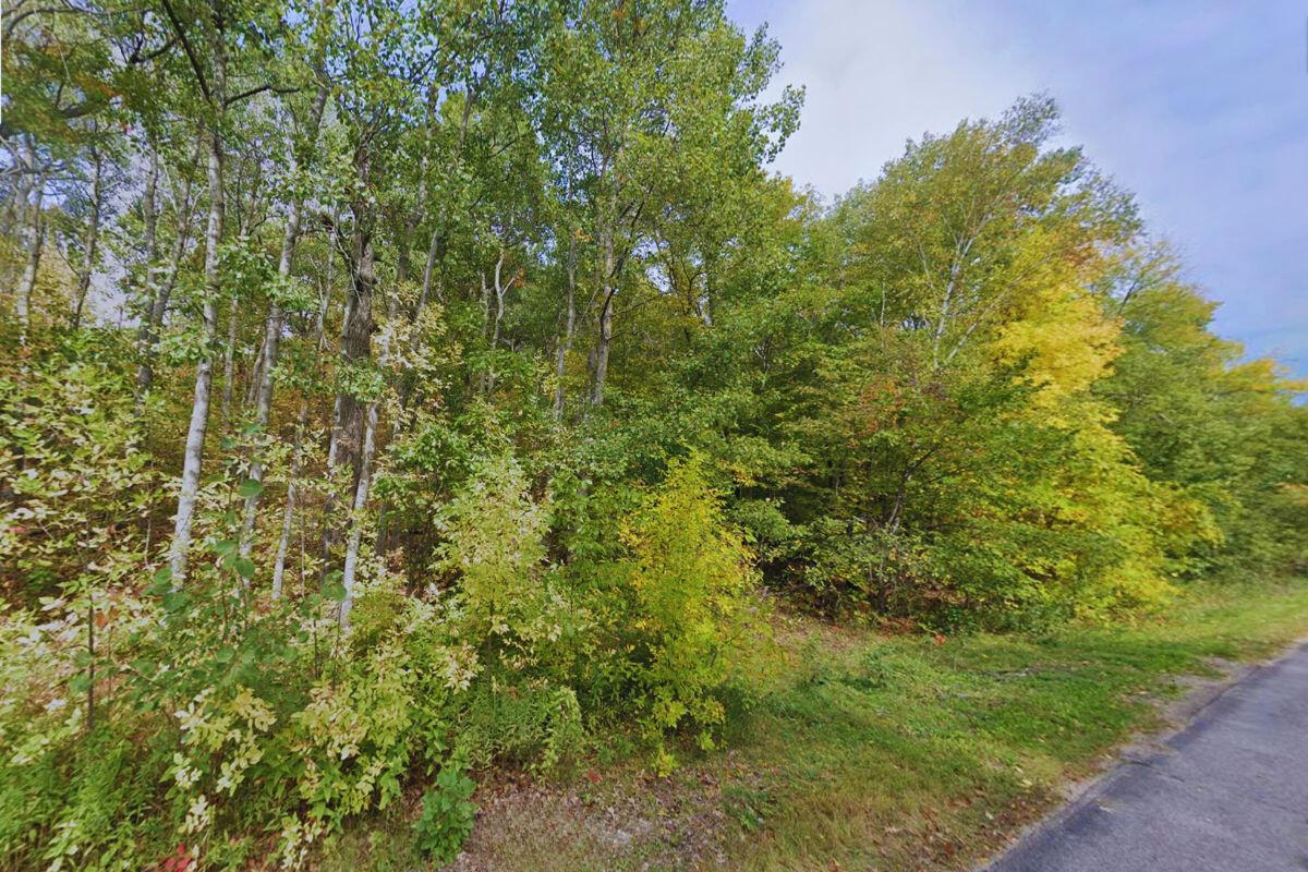 Near Highway - Harbor Dr, Garrison, MN 56450