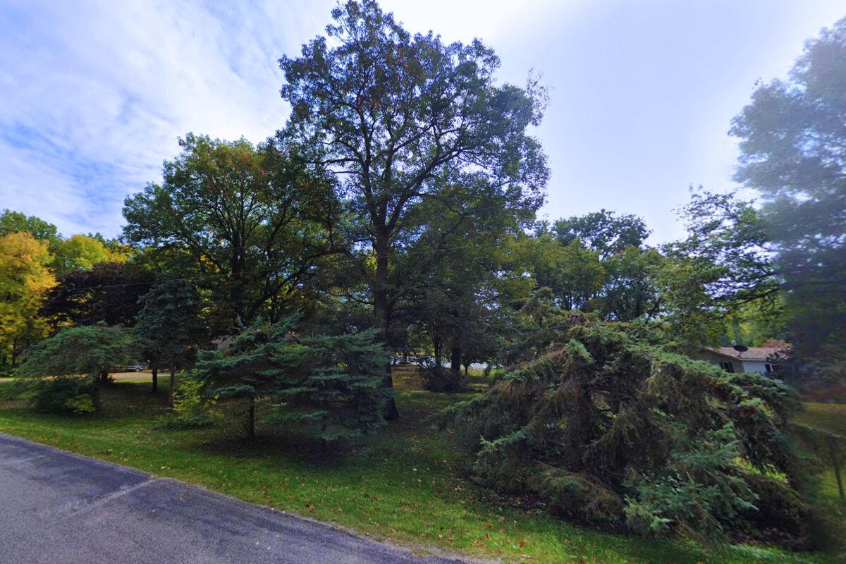 Near Highway - Harbor Dr, Garrison, MN 56450